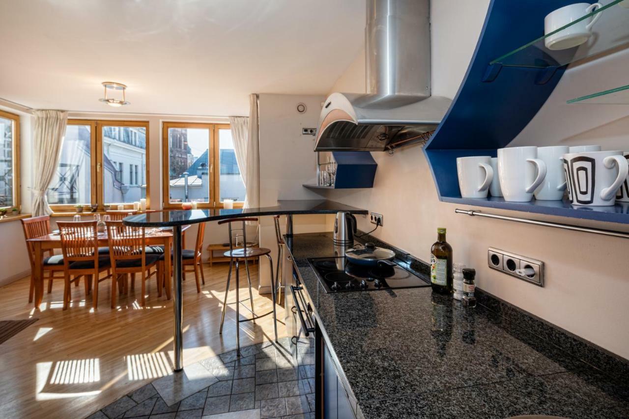 Old Riga Aldaru Street 2 Level Apartment With Terrace Exterior photo
