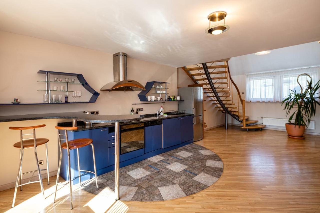 Old Riga Aldaru Street 2 Level Apartment With Terrace Exterior photo